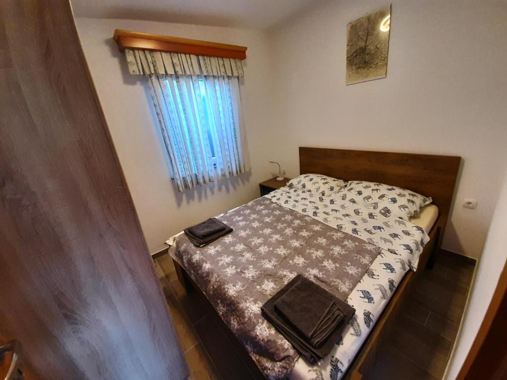 Sunrise Apartments photo 2