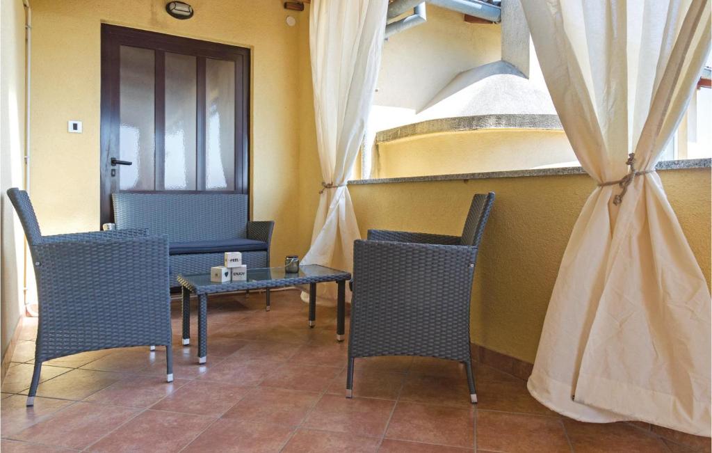 Beautiful Apartment In Pula photo 2