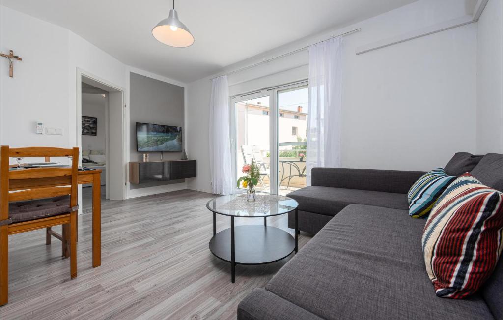 Lovely Apartment In Zadar With Wifi photo 3