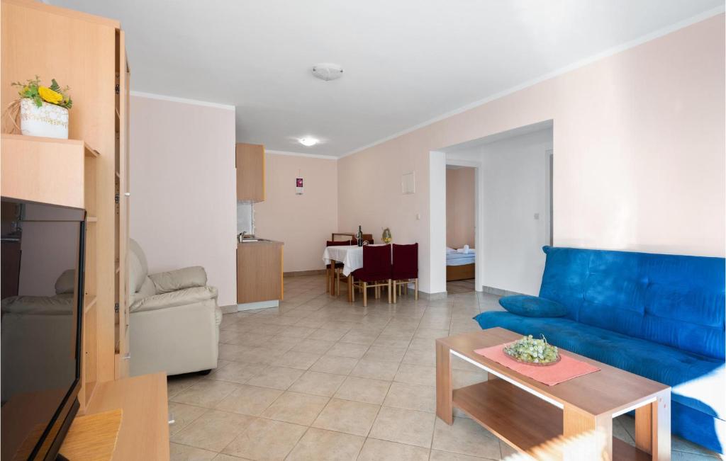 Nice Apartment In Murter With Wifi photo 3