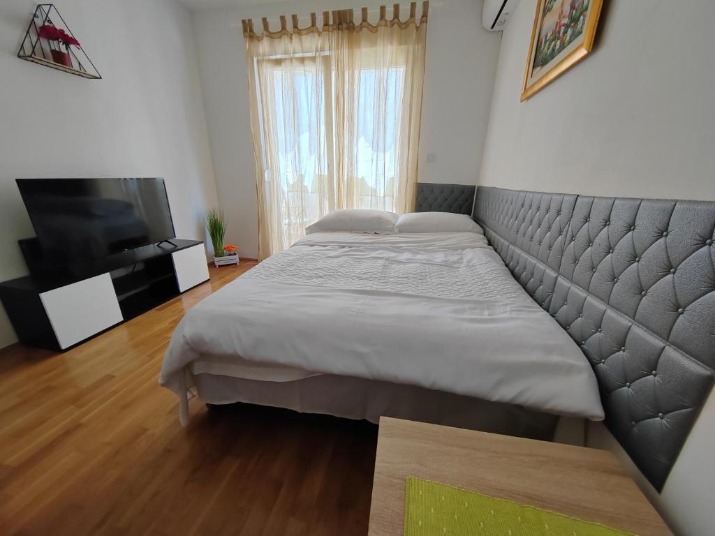 Studio Apartment Ivano-free parking - self check in photo 2