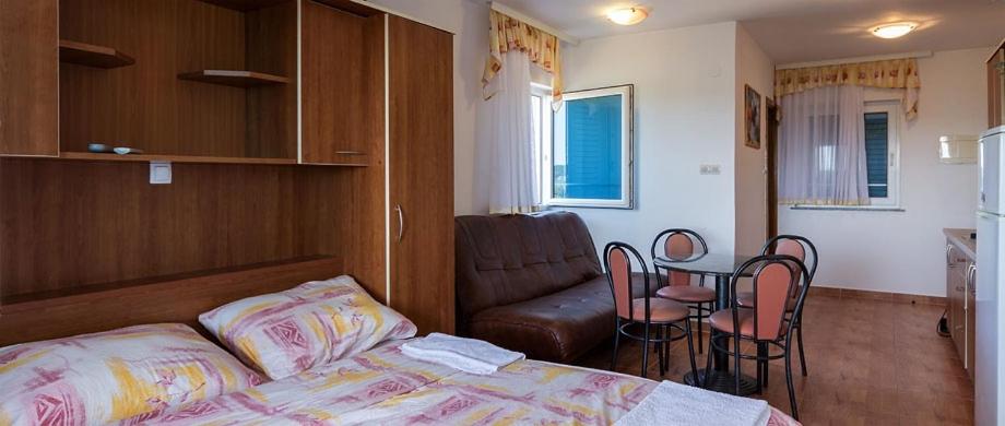 Studio apartment in Novalja with sea view photo 2