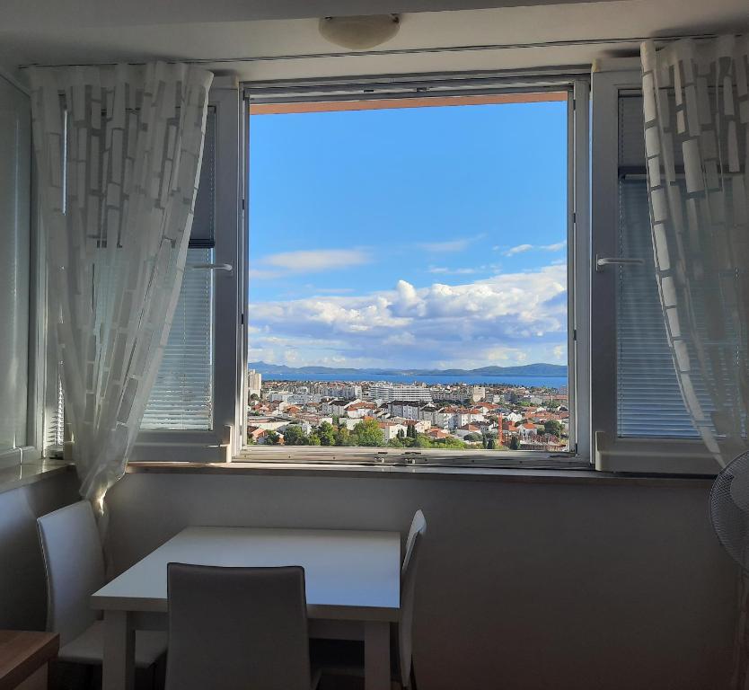 Studio apartment KIKI with a sea view — photo 1