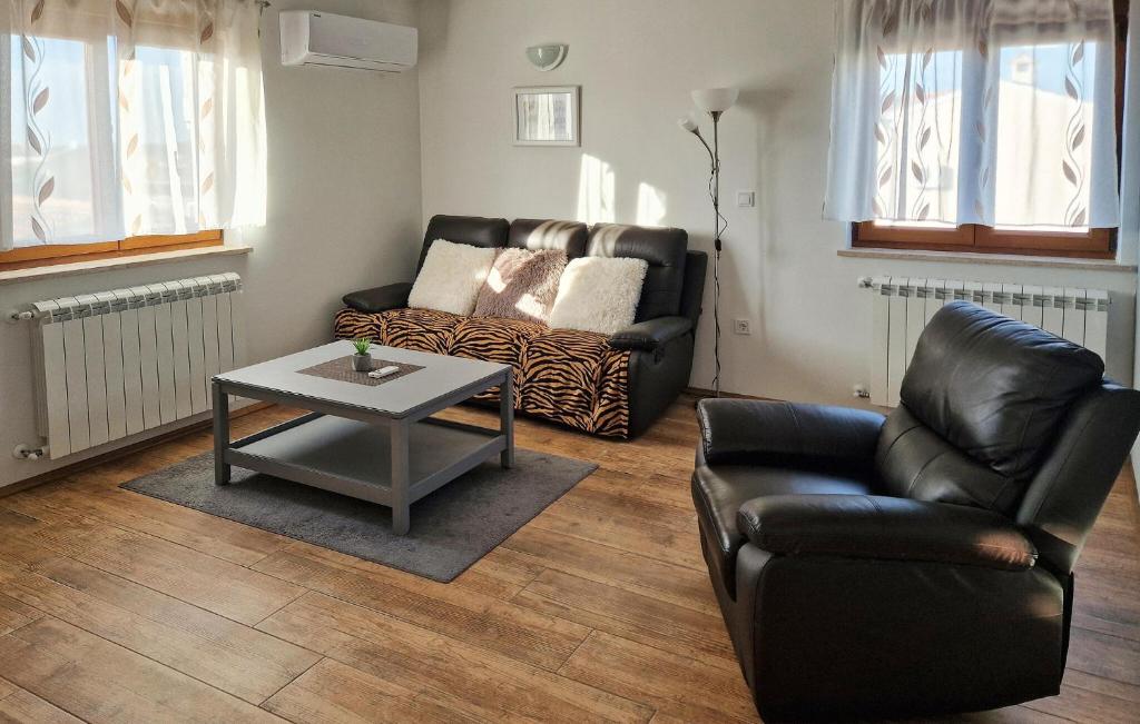 Amazing Apartment In Porec With Swimming Pool photo 3