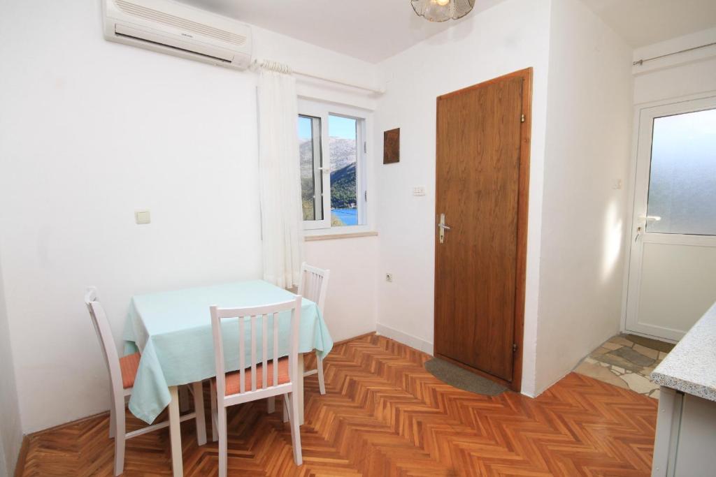 Studio Slano 8599a photo 3