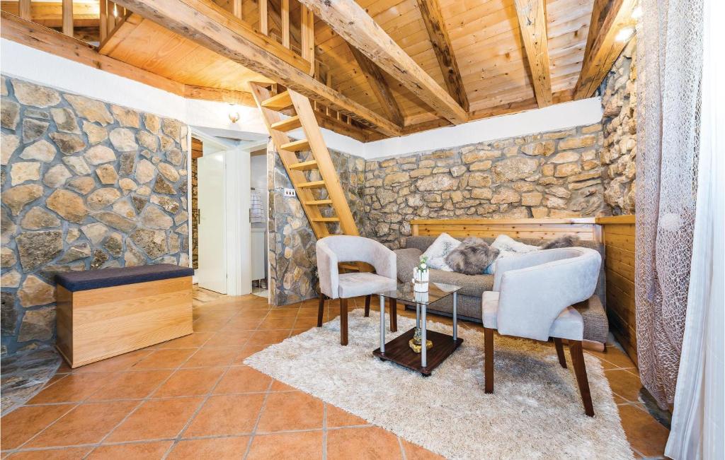 4 Bedroom Pet Friendly Home In Drnis photo 3