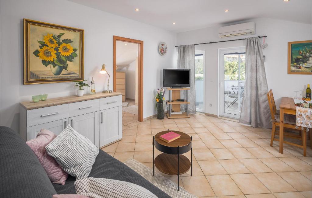 One-Bedroom Apartment In Musalez photo 3