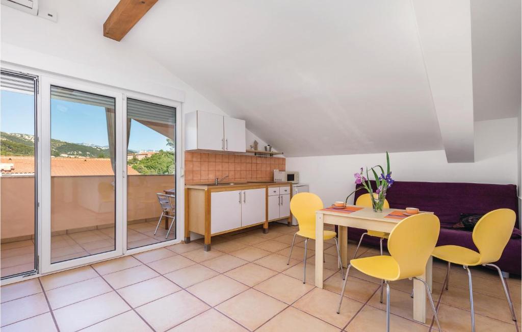 Amazing Apartment In Palit With Wifi photo 3