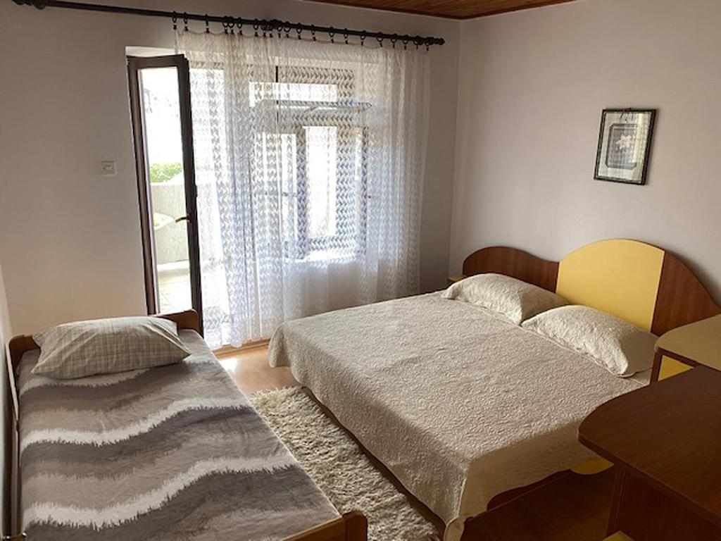 Apartments by the sea Metajna photo 2