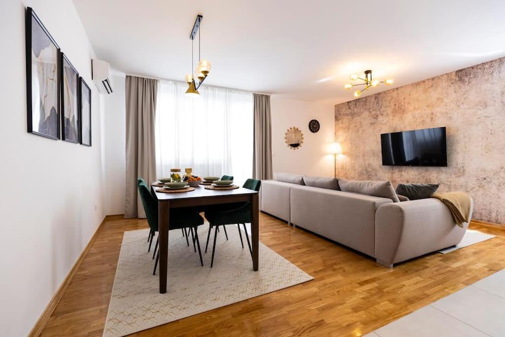 The Luxe Residence — photo 1