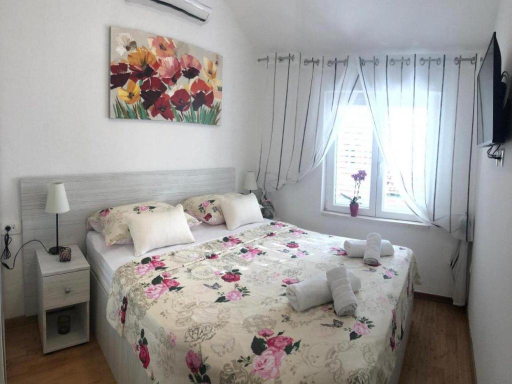 One bedroom apartment with terrace photo 2