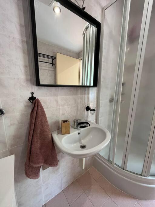 Studio apartment photo 3