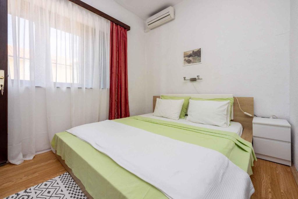 Apartment in Selce 5803 photo 2