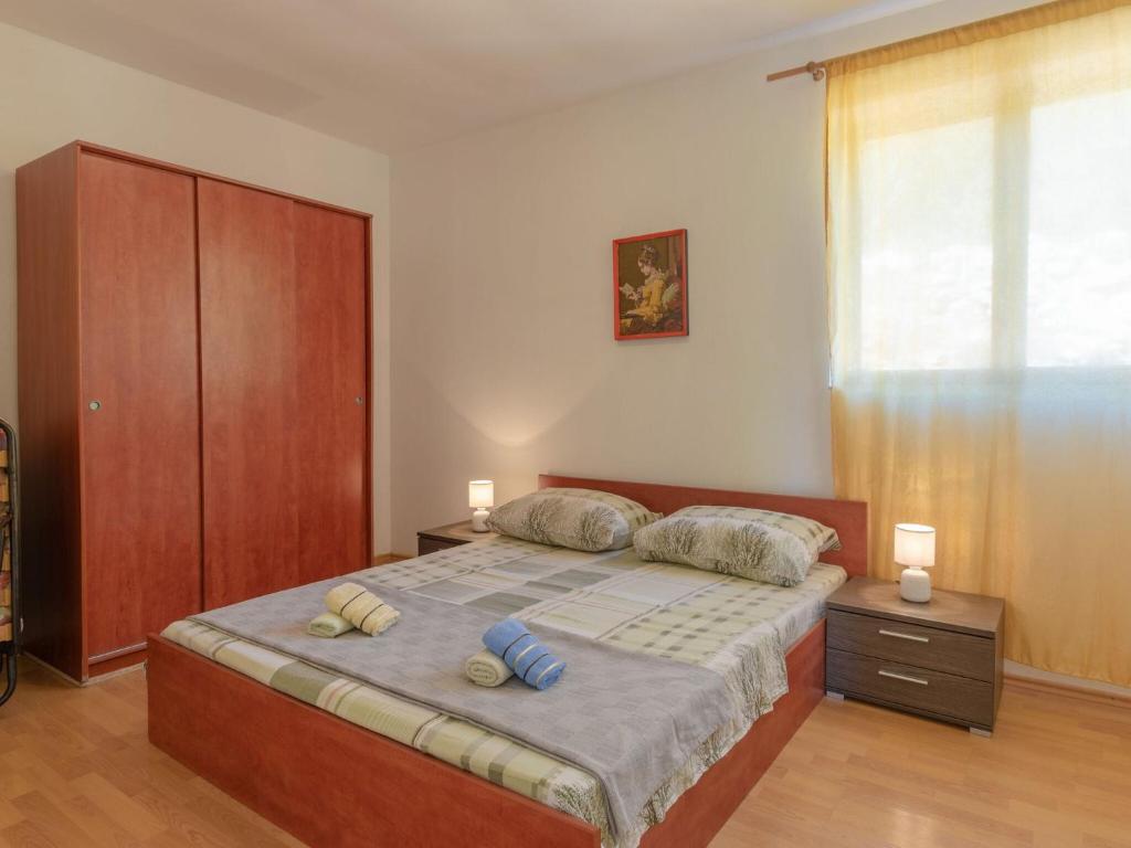 Seafront apartment Olivera with patio photo 2