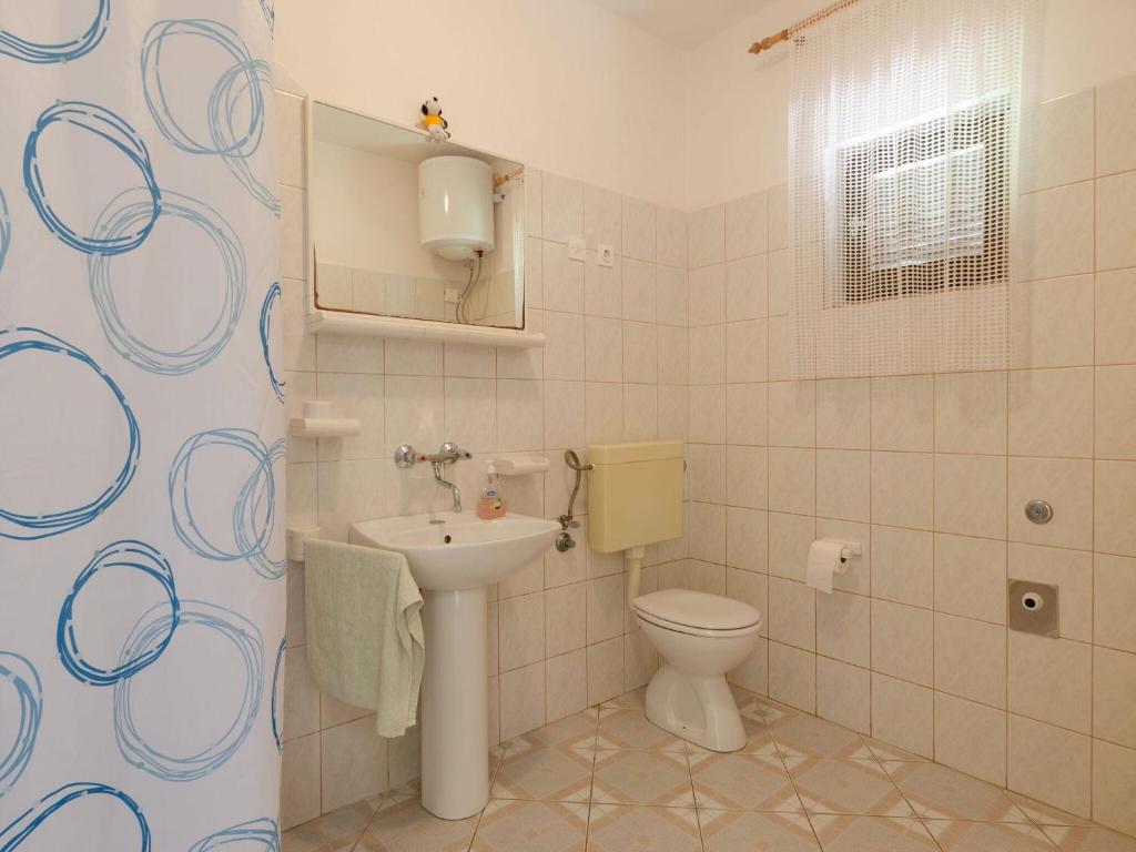 Seafront apartment Olivera with patio photo 3