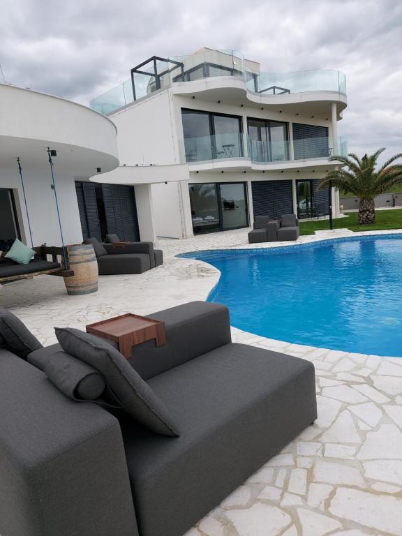 The ViewBay — photo 1