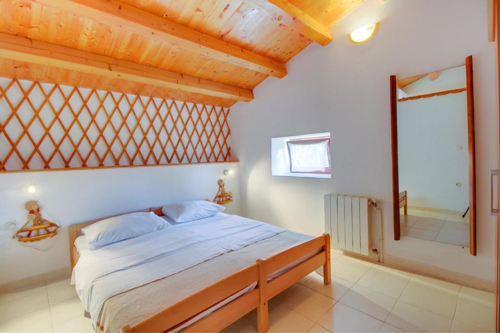 Apartments with a parking space Mali Losinj (Losinj) - 15050 photo 2