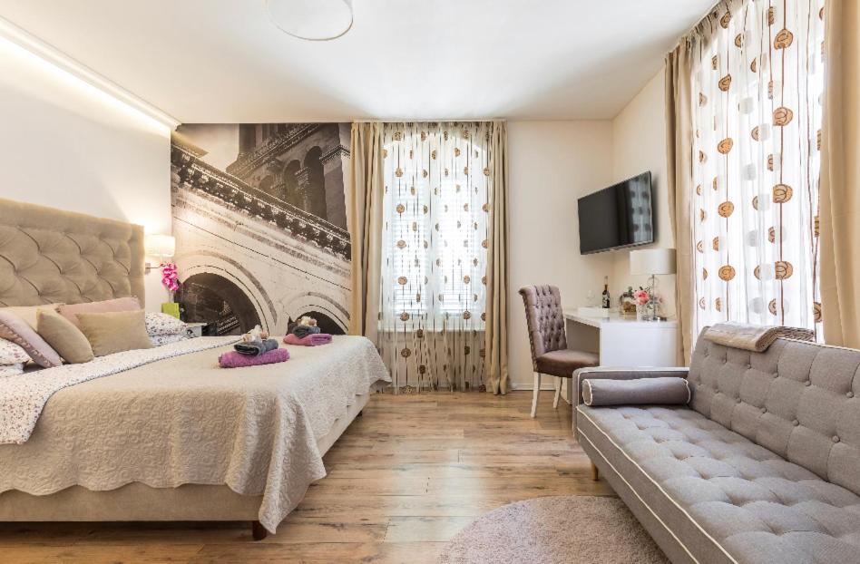 SPALATINA BOUTIQUE STUDIO photo 2