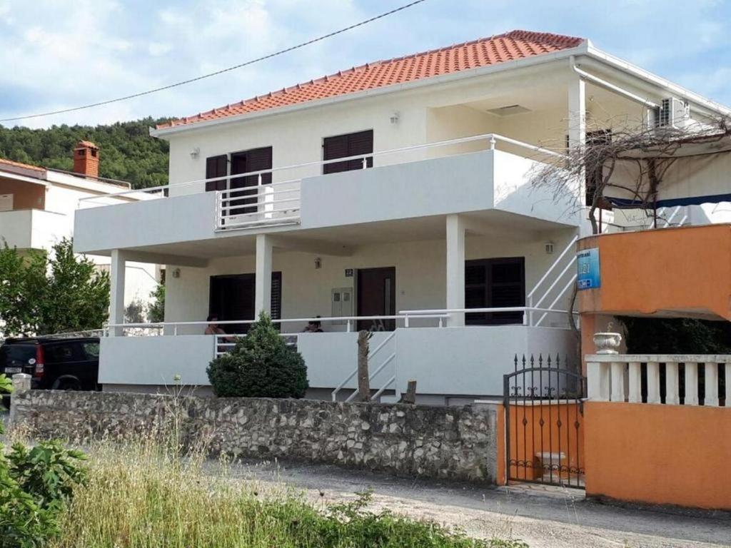 Seaside holiday house Slatine — photo 1