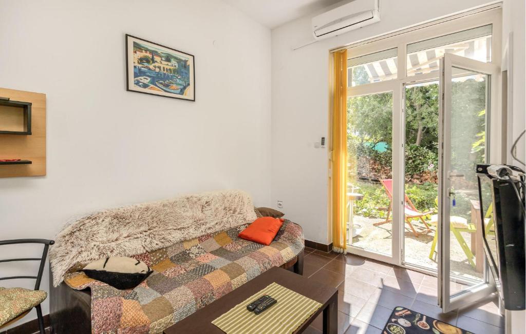 Lovely Apartment In Novi Vinodolski photo 3