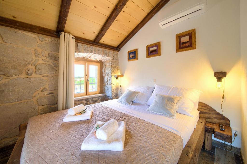 Stone Mill House photo 2