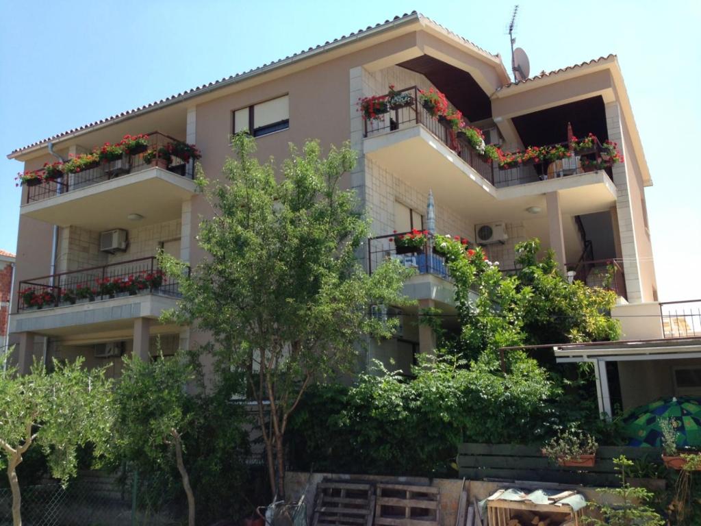 Room in Sukosan with balcony — photo 1