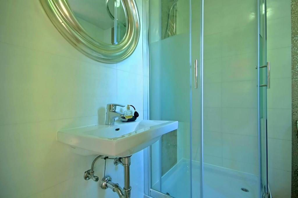 Villa Rossa with jacuzzi and pool in Porec photo 3