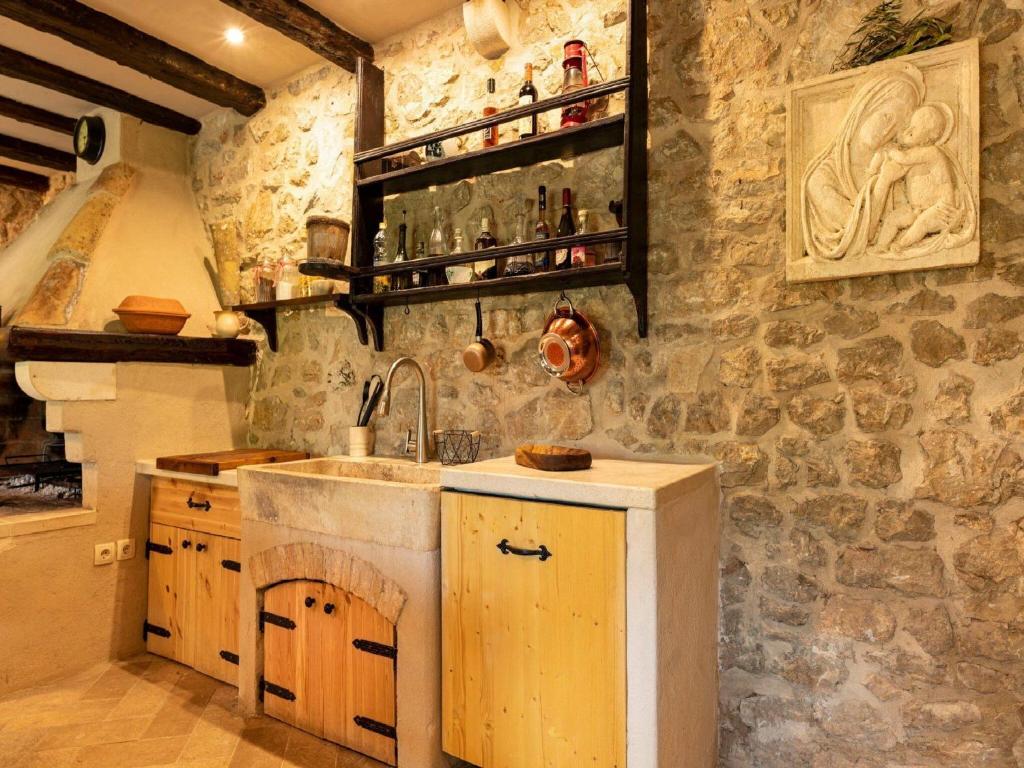 Stone House Lola - Two Bedroom Holiday Home photo 3