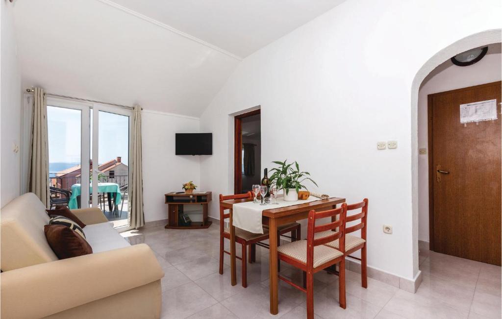 Cozy Apartment In Crikvenica With Wifi photo 3