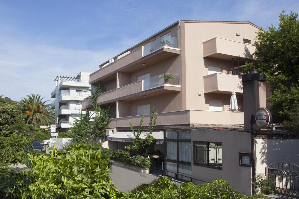 Guest house Lana — photo 1