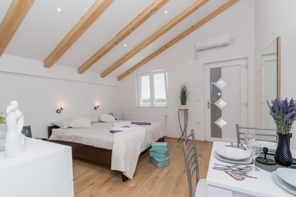 Studio Apartment Harmony NP Krka — photo 1