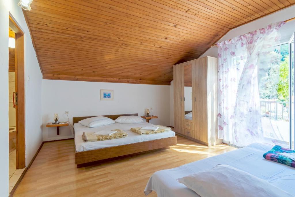 Apartments by the sea Cove Vela Stiniva photo 2