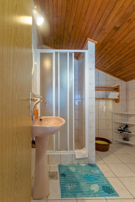 Apartments by the sea Cove Vela Stiniva photo 3