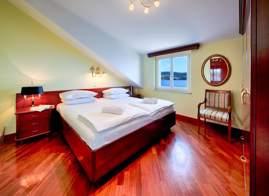 Seafront Penthouse photo 2