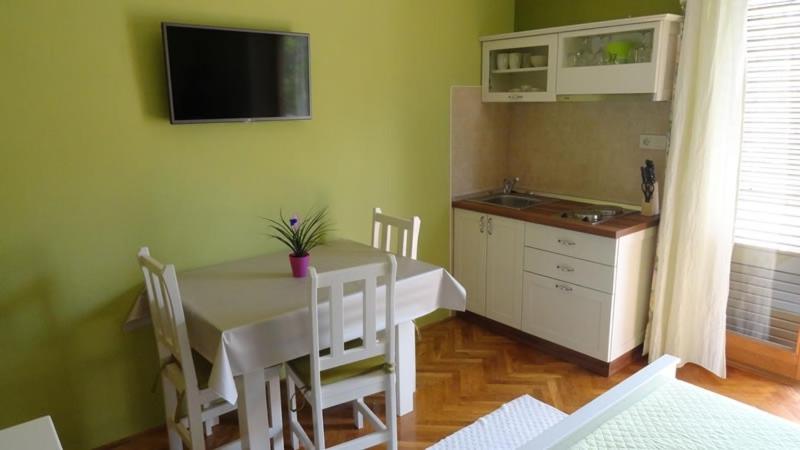 Studio Apartment in Palit with Balcony — photo 1