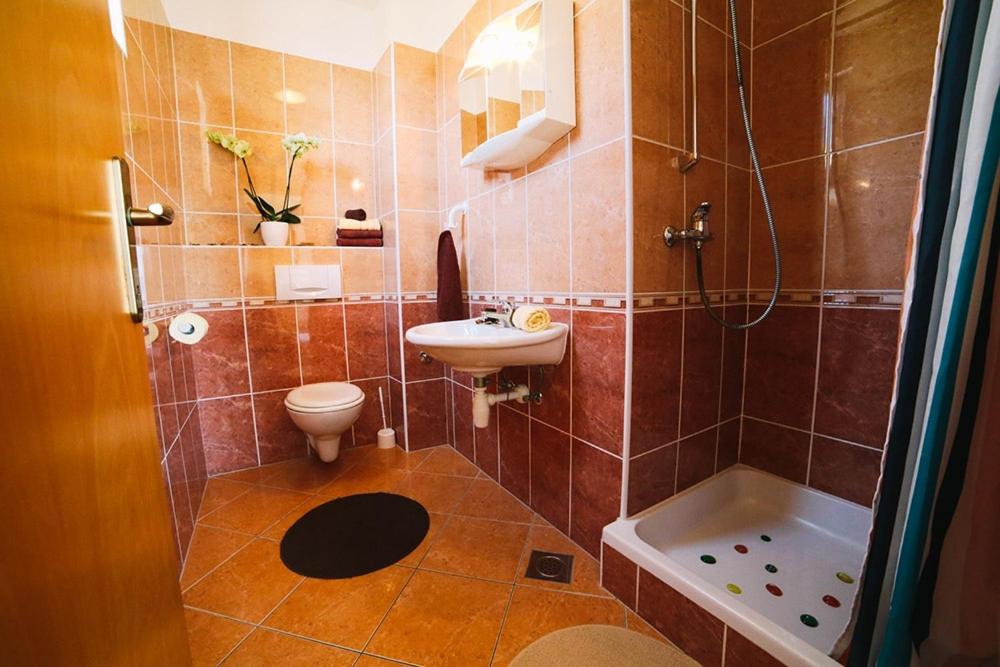 Studio Apartment in Duce with Sea View photo 3