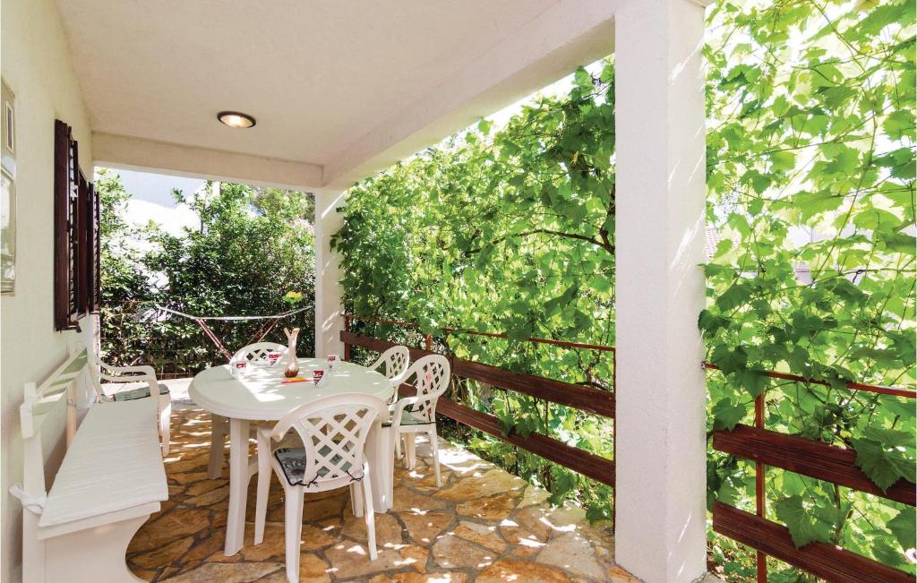 Three-Bedroom Apartment In Rovanjska photo 2