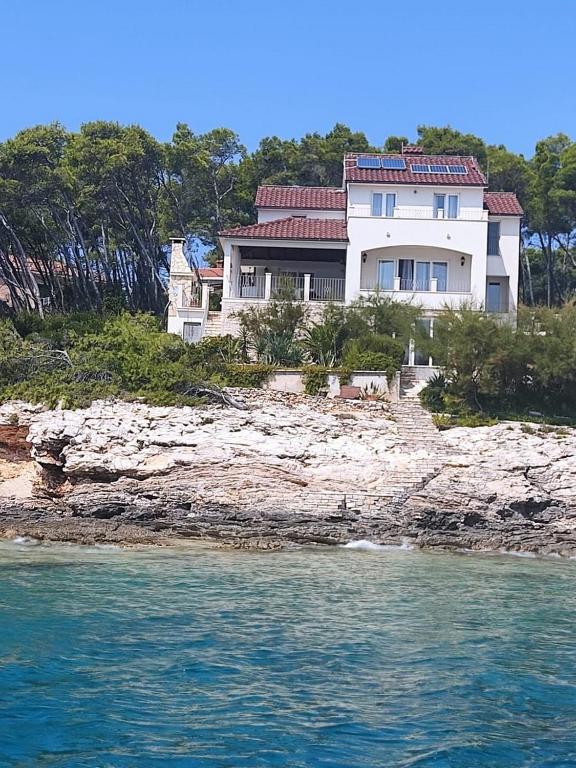 Seaside holiday house Cove Tri luke — photo 1