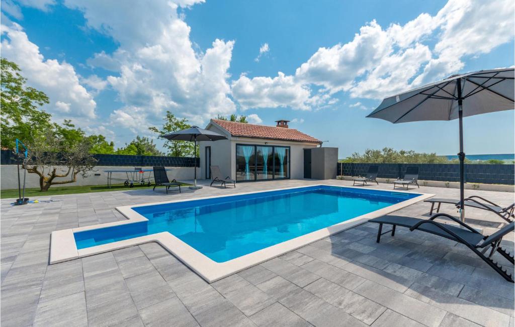 Nice Home In Sveti Fiilip I Jakov — photo 1