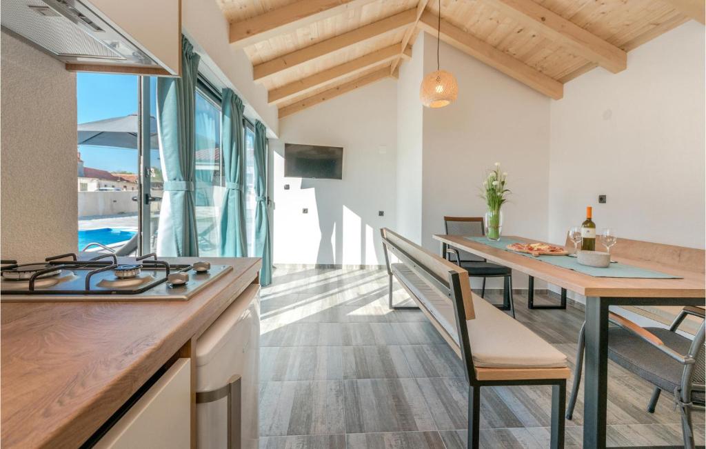 Nice Home In Sveti Fiilip I Jakov photo 3