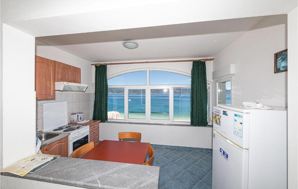 Nice Apartment In Slatine With Wifi photo 3
