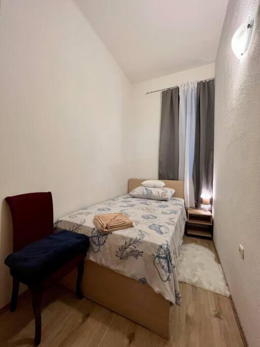 Studio Apartman Ana photo 2