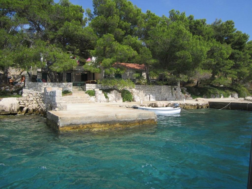 Secluded fisherman's cottage Lavdara — photo 1