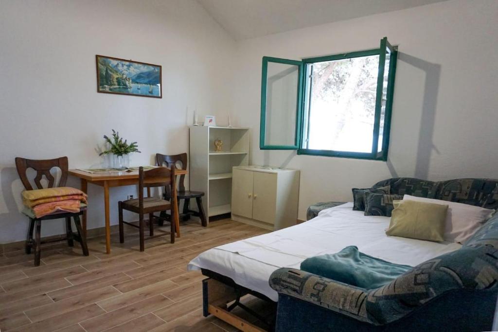Secluded fisherman's cottage Lavdara photo 2
