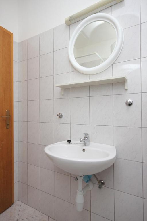 Studio Dugi Rat 7481d photo 3