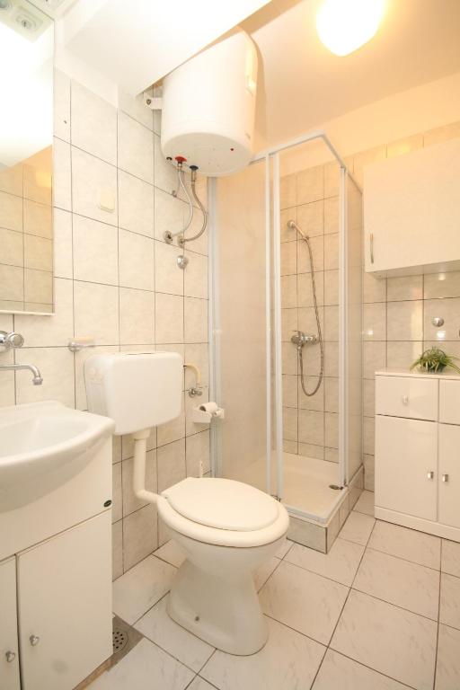 Holiday apartments Vis - 8916 photo 3