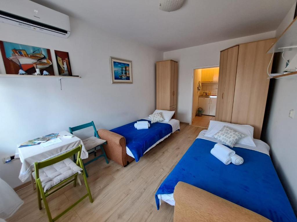 Studio apartment ADRIARI WITH LARGE TERRACE photo 2