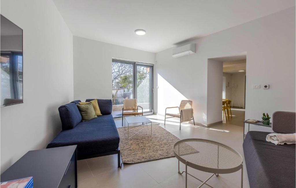 Gorgeous Home In Glavani photo 3