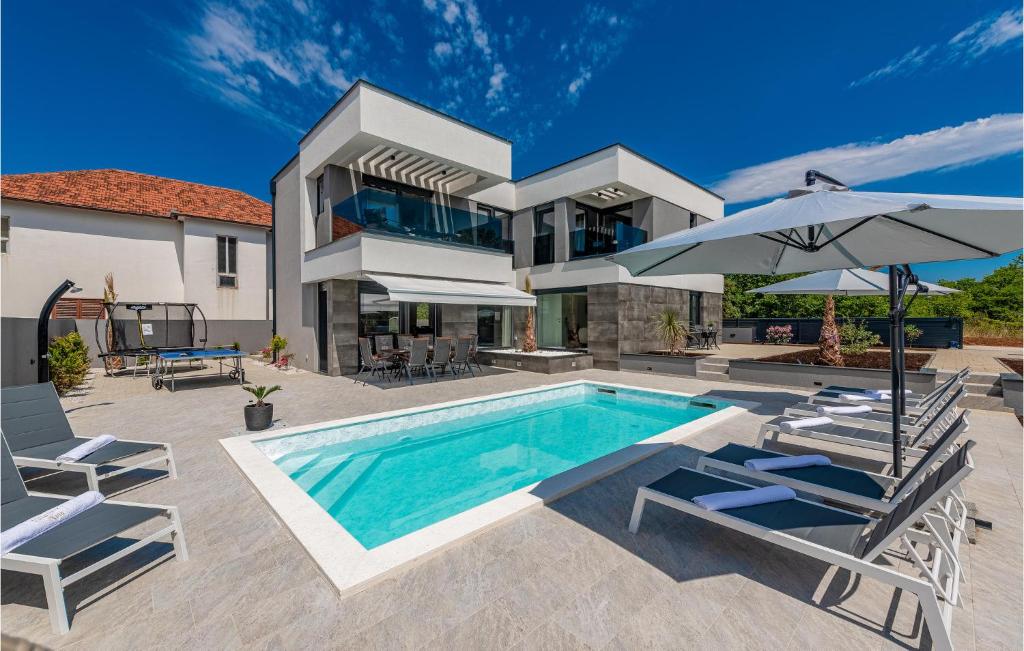 Awesome Home In Zaton With Wifi — photo 1
