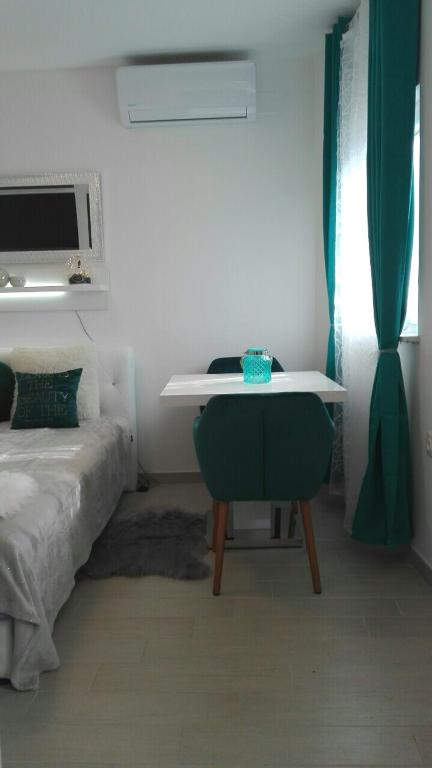 Studio Apartman Vortex photo 2